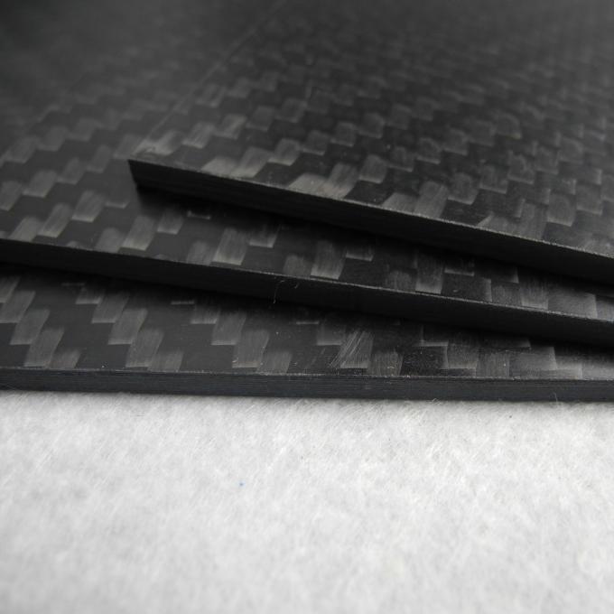 専門の黒いカーボン繊維の版よい熱抵抗の習慣